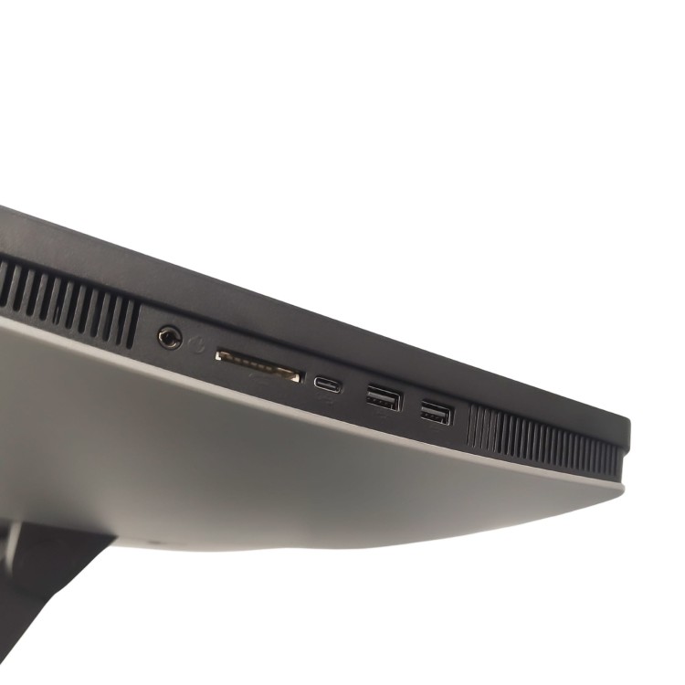 Boczne porty USB, USB-C, SD, audio – POS24-F7